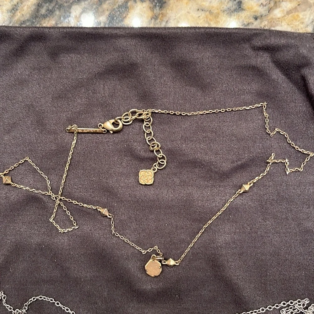 Set of 2 necklaces - Picture 2 of 3